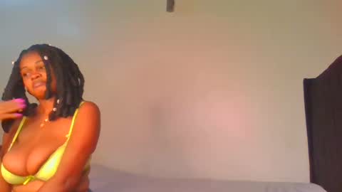 Snapshot of fine_melanie chatting on 01.15.25 melanie online show from 01.15.25