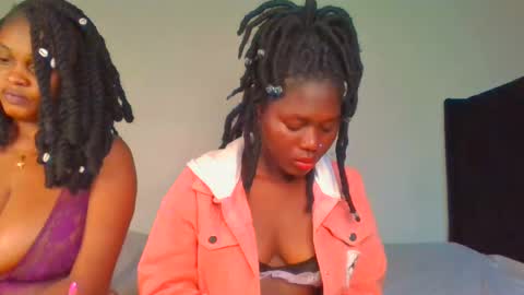 Snapshot of fine_melanie chatting on 01.27.25 melanie online show from 01.27.25