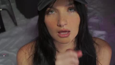 Snapshot of finleyfae chatting on 09.23.25 finleyfae online show from 09.23.25