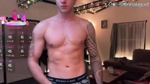 Finn August online show from 12.02.25