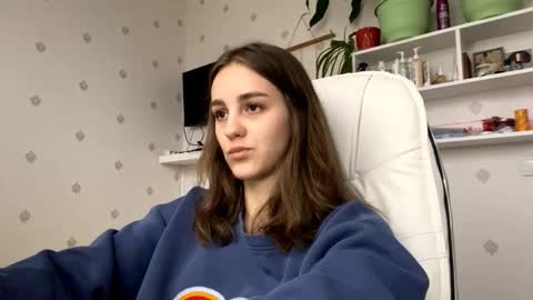 Snapshot of fionapiccard chatting on 11.21.25 Keite wanna play Meow online show from 11.21.25