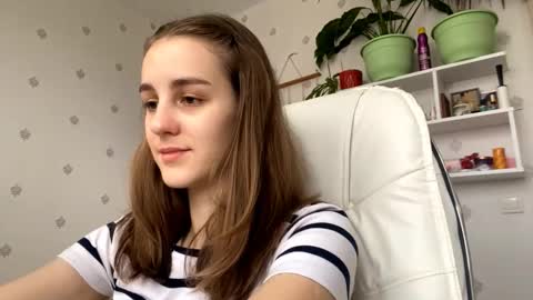 Snapshot of fionapiccard chatting on 12.01.25 Keite wanna play Meow online show from 12.01.25