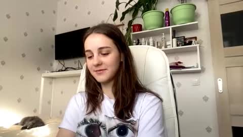 Snapshot of fionapiccard chatting on 02.10.26 Keite wanna play Meow online show from 02.10.26