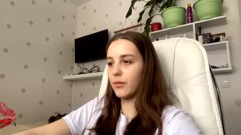 Snapshot of fionapiccard chatting on 02.26.26 Keite wanna play Meow online show from 02.26.26