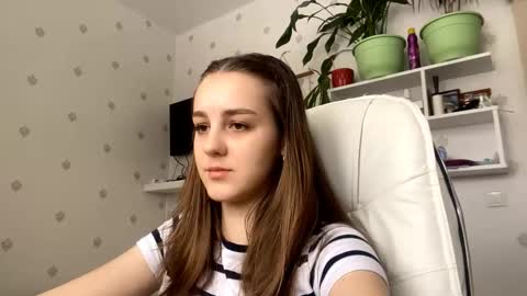 Snapshot of fionapiccard chatting on 02.28.26 Keite wanna play Meow online show from 02.28.26