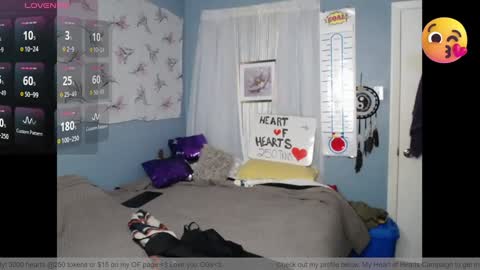 Snapshot of fionna_fineas chatting on 11.22.25 Fionna online show from 11.22.25