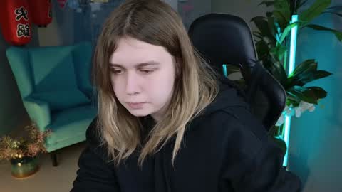 Snapshot of fioramarmoris chatting on 12.12.24 fiora online show from 12.12.24