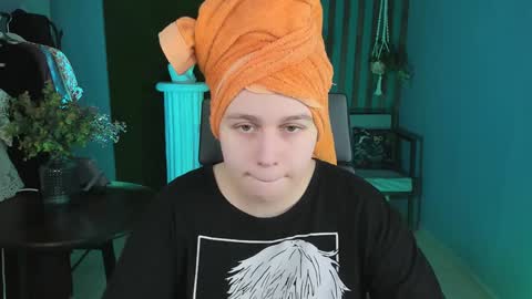 Snapshot of fioramarmoris chatting on 12.13.24 fiora online show from 12.13.24