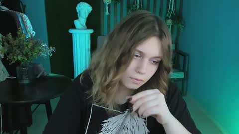 Snapshot of fioramarmoris chatting on 12.13.24 fiora online show from 12.13.24