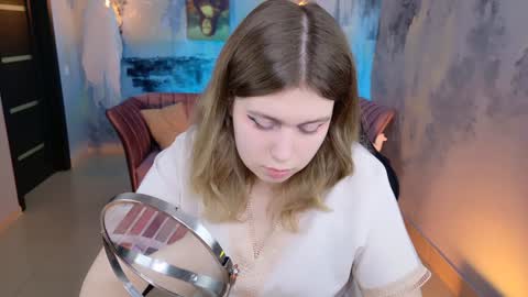 Snapshot of fioramarmoris chatting on 12.14.24 fiora online show from 12.14.24