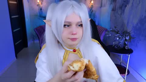 Snapshot of fioramarmoris chatting on 12.26.24 fiora online show from 12.26.24