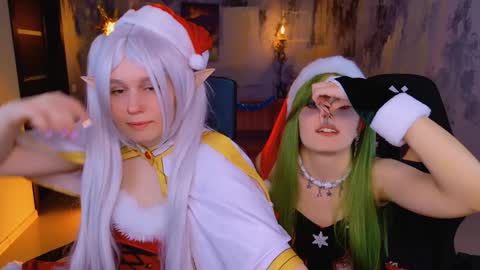 Snapshot of fioramarmoris chatting on 12.29.24 fiora online show from 12.29.24