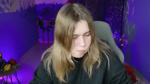 Snapshot of fioramarmoris chatting on 01.17.25 fiora online show from 01.17.25