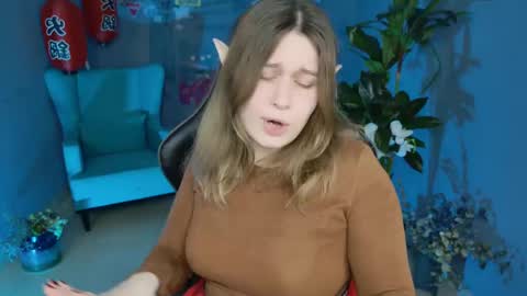 Snapshot of fioramarmoris chatting on 02.16.25 fiora online show from 02.16.25