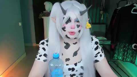 Snapshot of fioramarmoris chatting on 03.01.25 fiora online show from 03.01.25