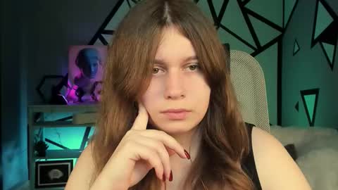 Snapshot of fioramarmoris chatting on 10.13.25 fiora online show from 10.13.25