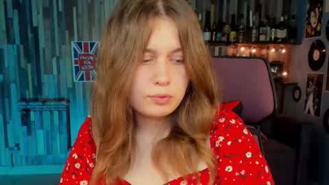 Snapshot of fioramarmoris chatting on 10.17.25 fiora online show from 10.17.25