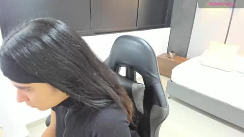 Snapshot of fiorella18_ chatting on 10.22.25 F I O R E L L A  online show from 10.22.25