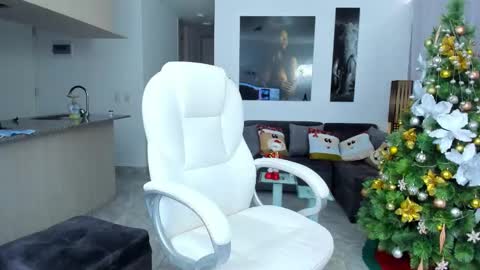 Snapshot of fiorellasantamaria chatting on 01.07.25 fiore online show from 01.07.25