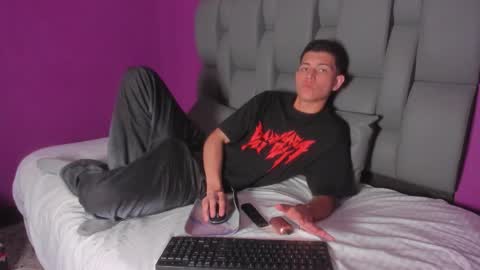 Nicolas online show from 12.22.25