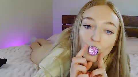 flowergirl online show from 01.08.26