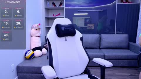 Snapshot of fitcougarcb chatting on 10.07.25 Bianca online show from 10.07.25