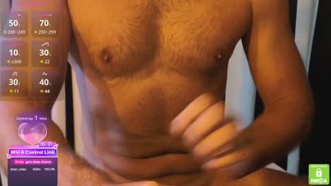 Snapshot of fitguy_84 chatting on 01.05.25 fitguy_84 online show from 01.05.25