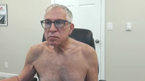 Snapshot of fitman999 chatting on 05.25.26 Jon online show from 05.25.26