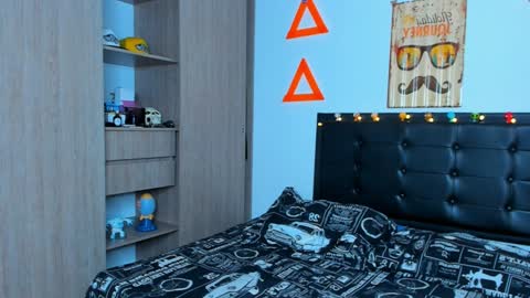 Elias Valencia online show from 12.24.24