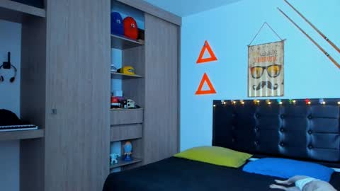 Elias Valencia online show from 01.08.25