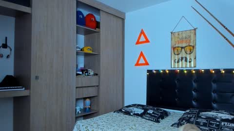 Elias Valencia online show from 01.29.25