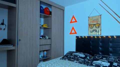 Elias Valencia online show from 01.29.25