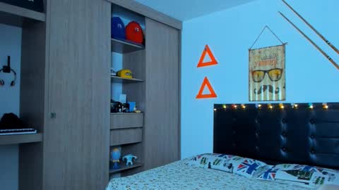 Elias Valencia online show from 02.20.25