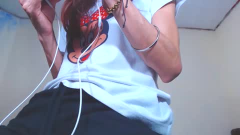 Snapshot of flacats23cm chatting on 12.19.24 flats23cm online show from 12.19.24