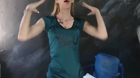 Snapshot of flacats23cm chatting on 09.10.25 flats23cm online show from 09.10.25