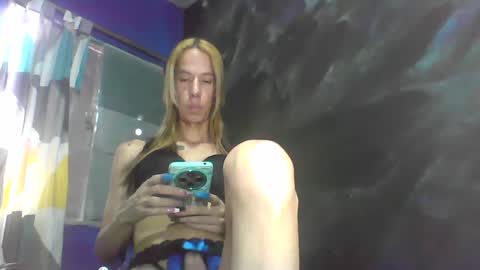 Snapshot of flacats23cm chatting on 09.20.25 flats23cm online show from 09.20.25