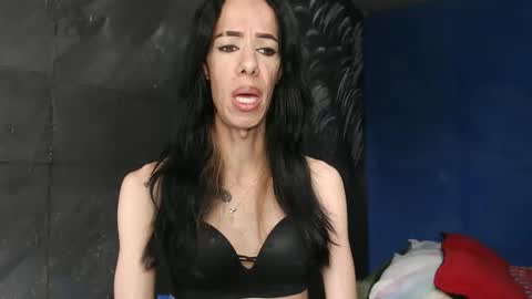 Snapshot of flacats23cm chatting on 10.27.25 flats23cm online show from 10.27.25