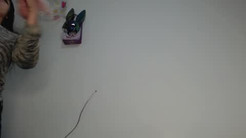 tteo  Sienna  online show from 10.15.25