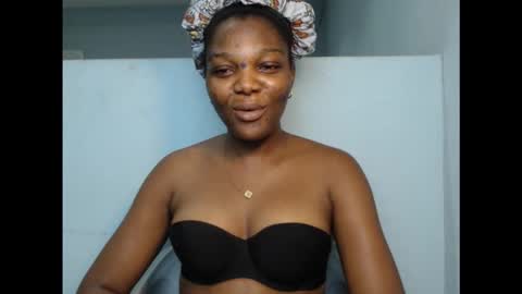Snapshot of flirtxxdiva chatting on 09.28.25 flirtxxdiva online show from 09.28.25
