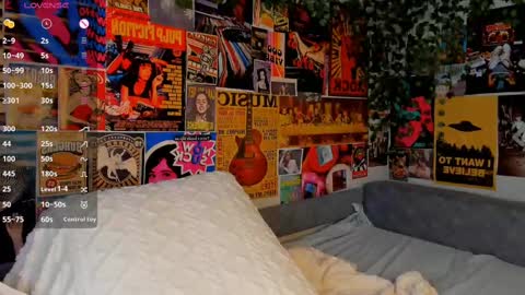 Snapshot of flirtykitty_ chatting on 03.01.25 Emely  online show from 03.01.25