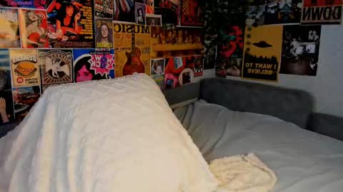 Snapshot of flirtykitty_ chatting on 03.02.25 Emely  online show from 03.02.25