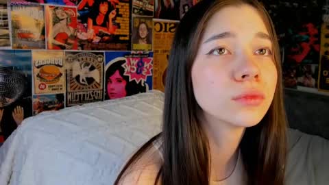 Snapshot of flirtykitty_ chatting on 03.04.25 Emely  online show from 03.04.25