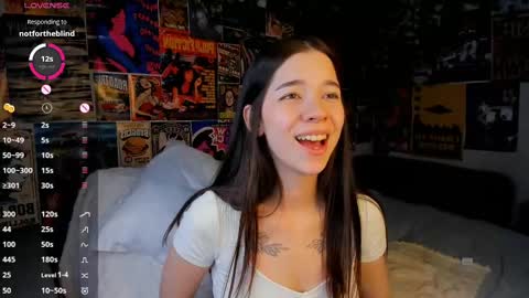 Snapshot of flirtykitty_ chatting on 03.08.25 Emely  online show from 03.08.25