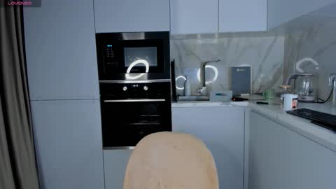 Snapshot of flirtykitty_ chatting on 09.11.25 Emely  online show from 09.11.25