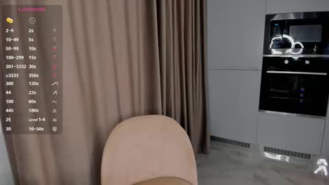 Snapshot of flirtykitty_ chatting on 10.06.25 Emely  online show from 10.06.25