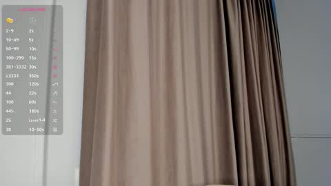 Snapshot of flirtykitty_ chatting on 10.11.25 Emely  online show from 10.11.25