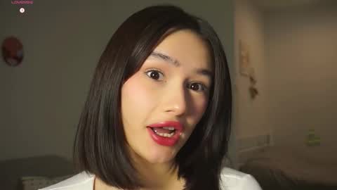 Snapshot of floralmuse chatting on 11.06.25 Viola online show from 11.06.25