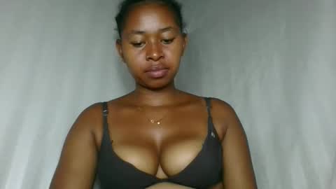 florencia011 online show from 12.14.25