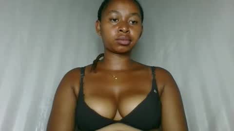 florencia011 online show from 12.15.25