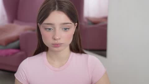 Snapshot of floret_joy chatting on 03.09.25 ALICE online show from 03.09.25